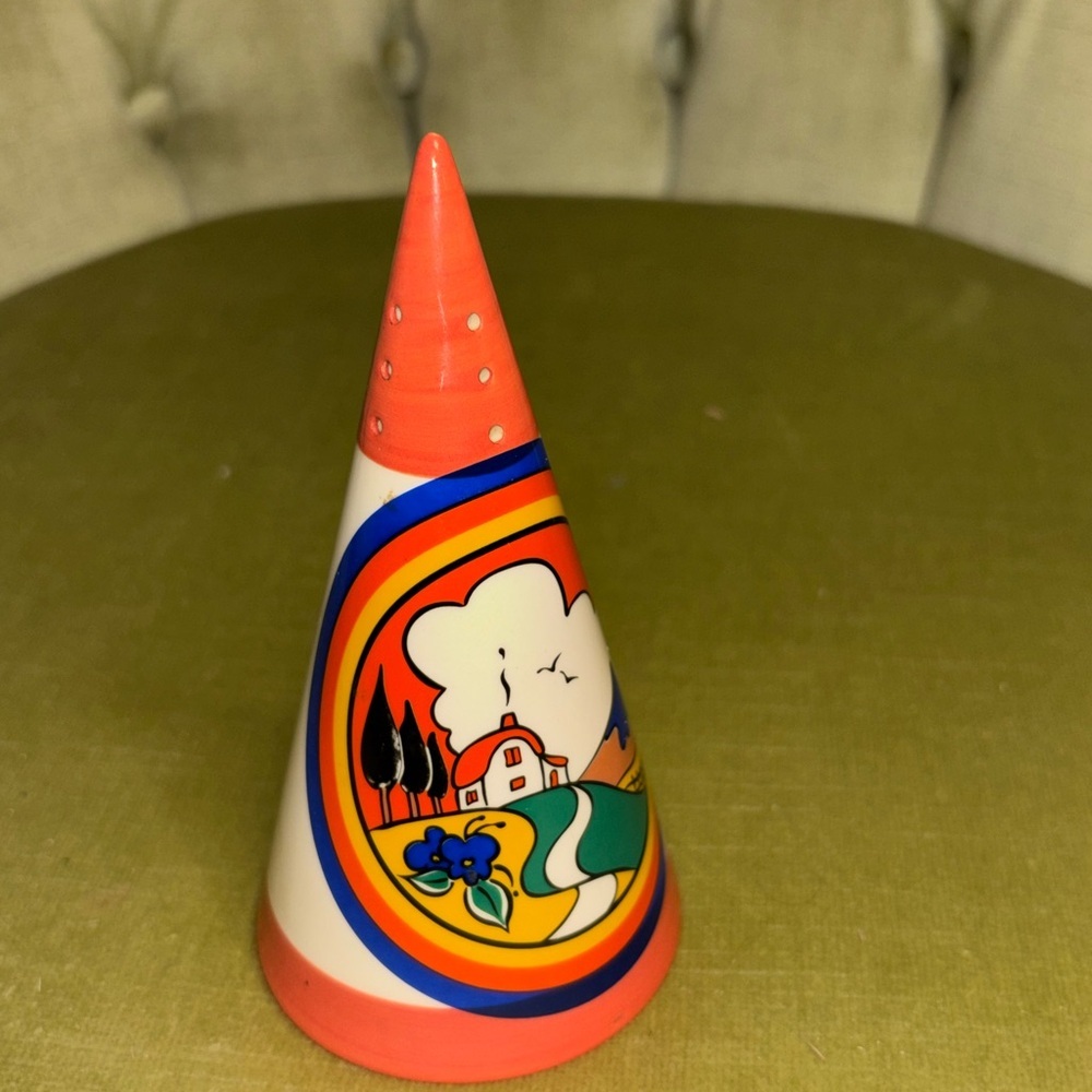 MOORLAND CHELSEA WORKS HUNTLEY COTTAGE SUGAR SIFTER / SHAKER - 5.5” TALL - Picture 4 of 5